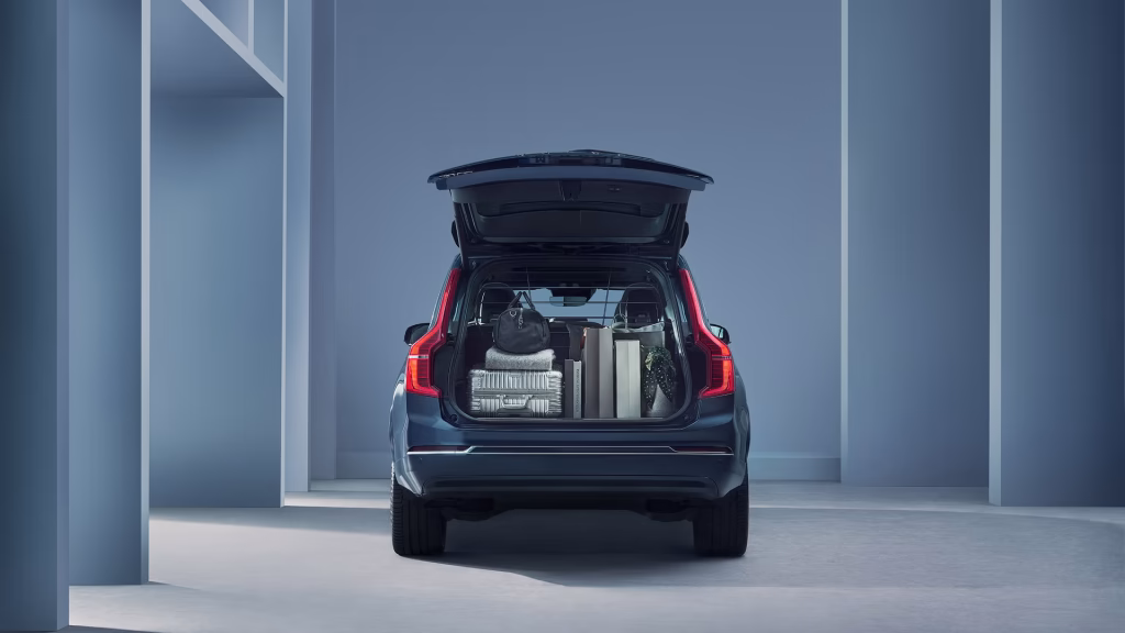 Khoang hành lý rộng rãi trên Volvo XC90