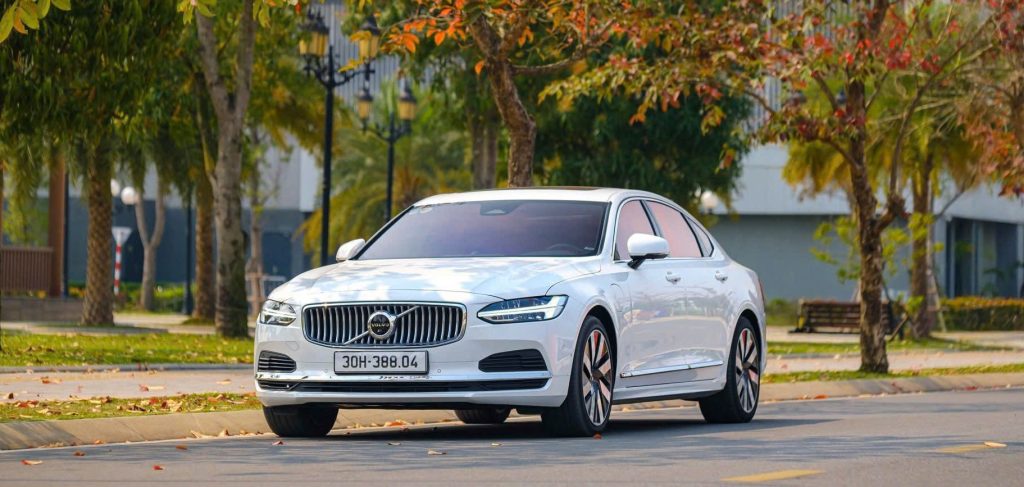 Láu thử xe Volvo