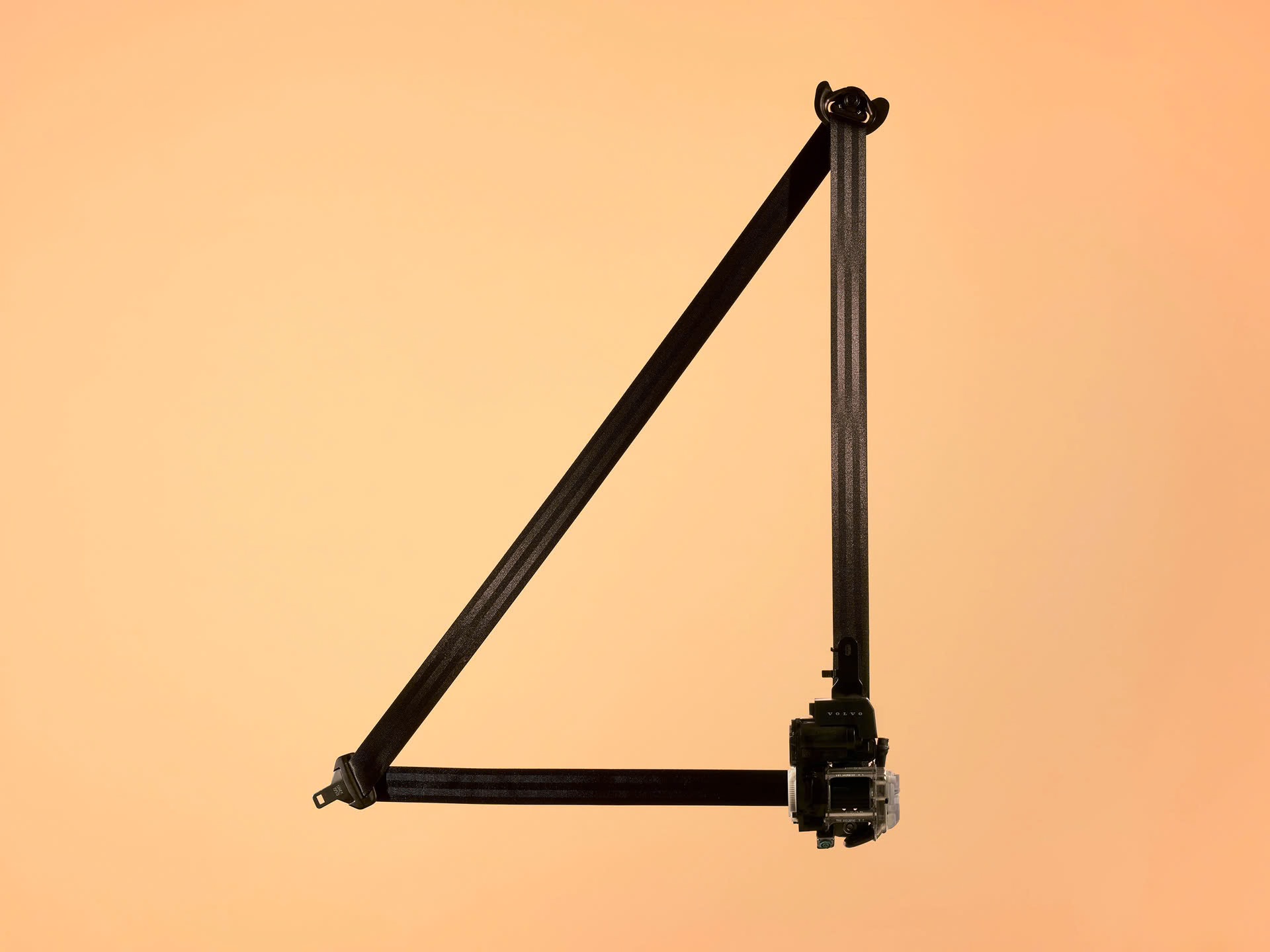 Dây an toàn đa thích ứng của Volvo được TIME vinh danh “Phát minh xuất sắc 2025”, ra mắt trên EX60 mới.