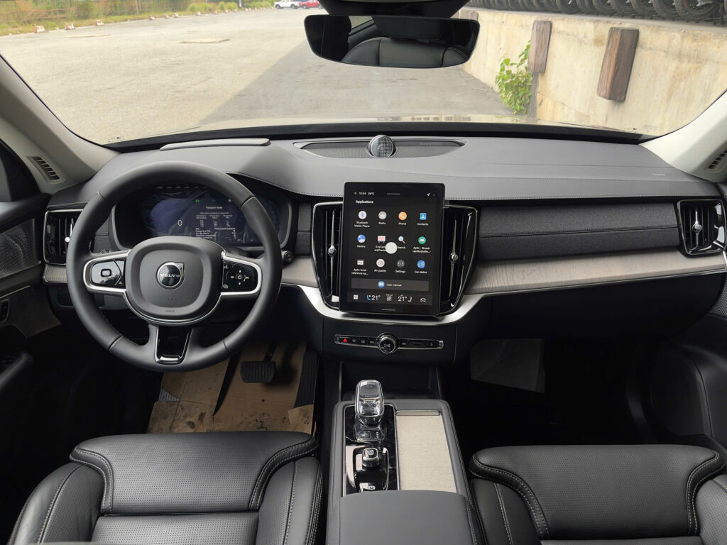 Tiện ích đa phương tiện Volvo XC90 Ultra 2026