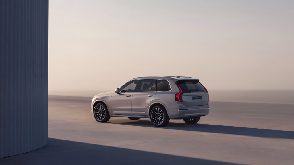 Láu thử xe Volvo